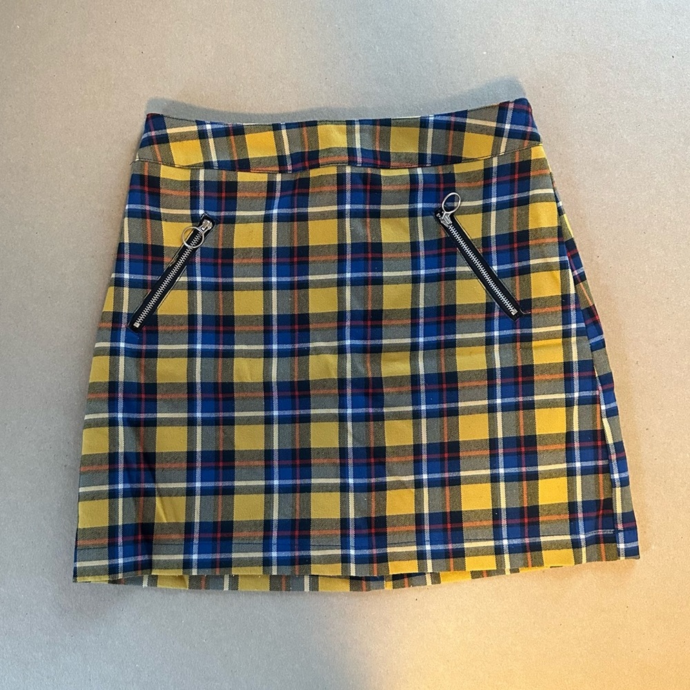 Cutest plaid mini-skirt!